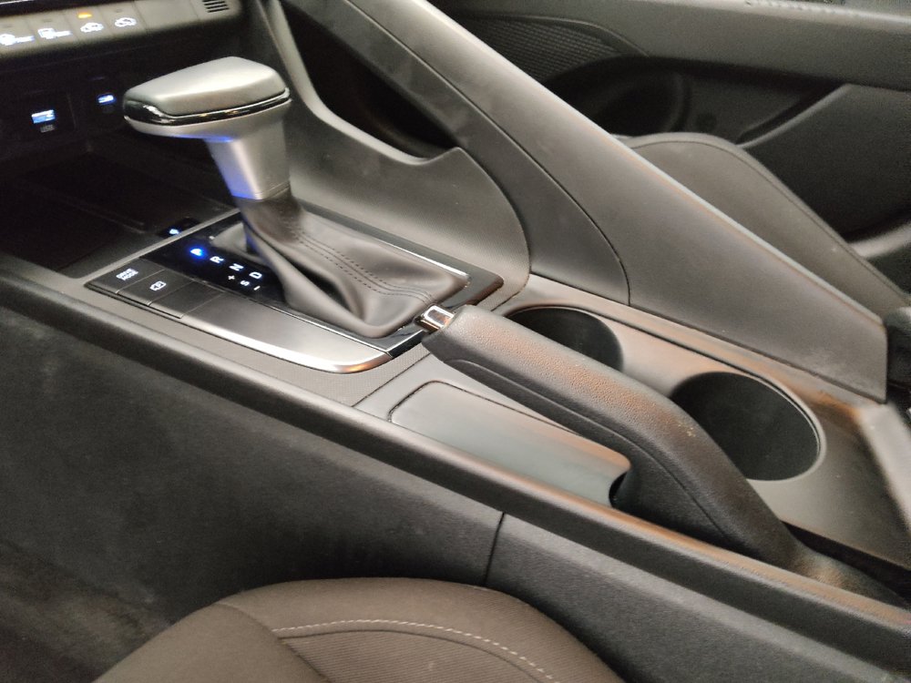 Used 2025 Hyundai Elantra Sport FWD image 26