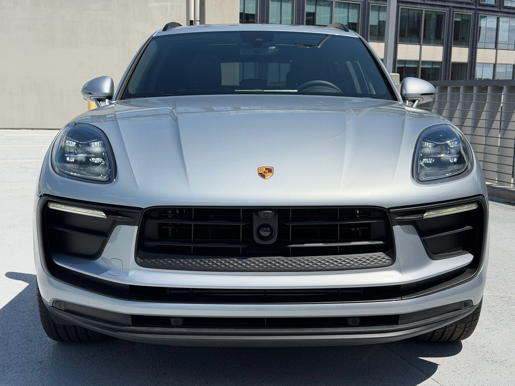 Used 2026 Porsche Macan AWD/4WD image 10