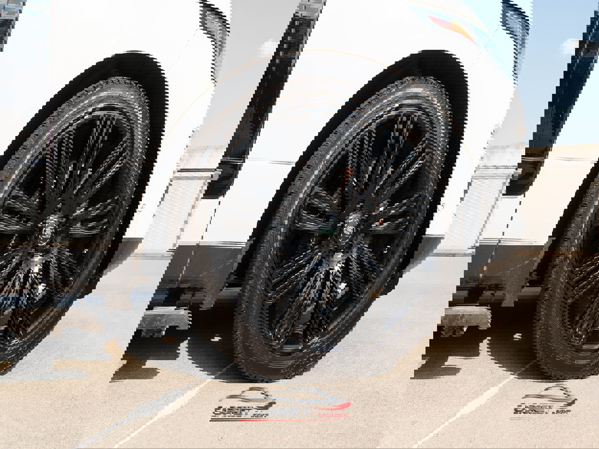 Used 2019 Land Rover Range Rover Long Wheelbase Supercharged image 10