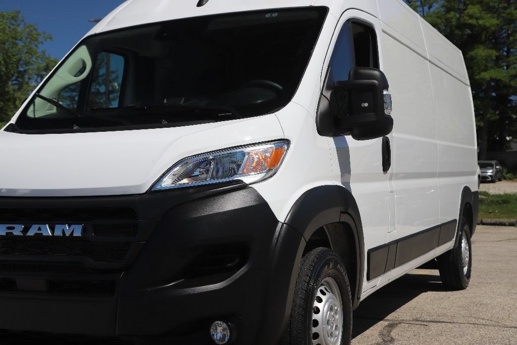 Used 2026 RAM ProMaster 2500 w/ Convenience Group FWD image 3