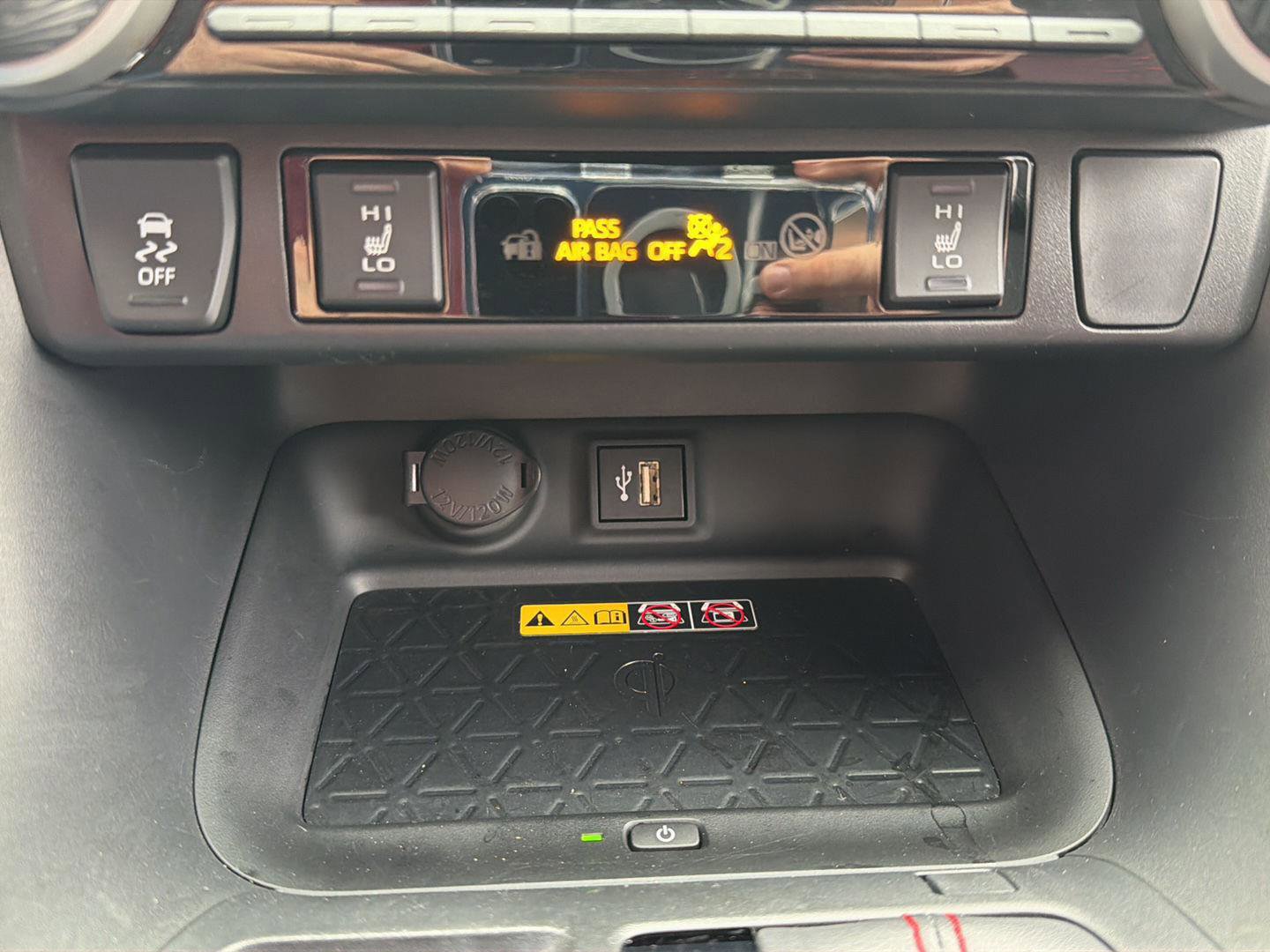 Used 2024 Toyota RAV4 XSE image 30