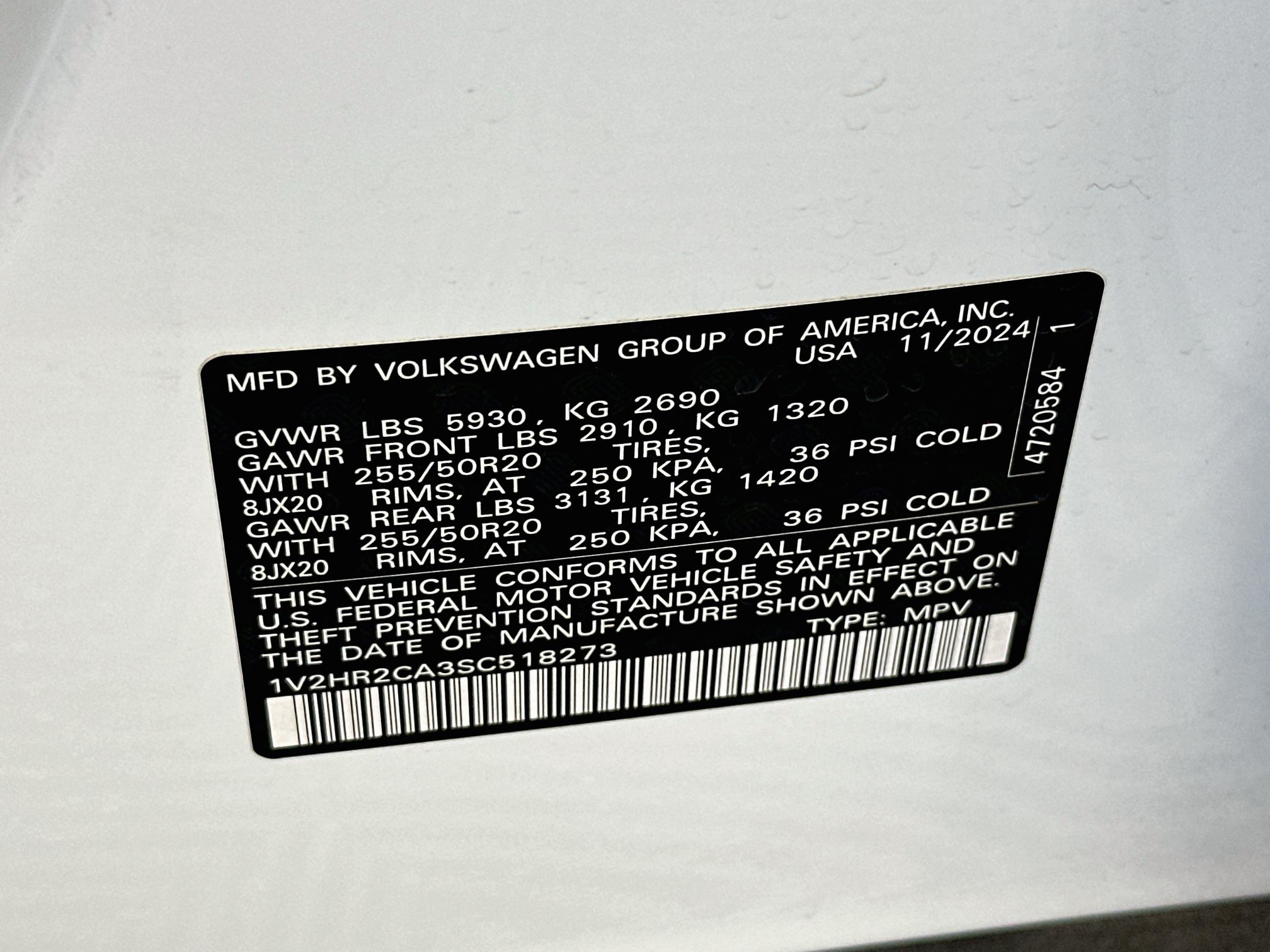 Used 2025 Volkswagen Atlas SE AWD/4WD image 12