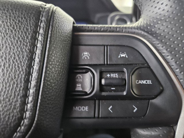 Used 2025 Toyota 4Runner Trailhunter AWD/4WD image 27