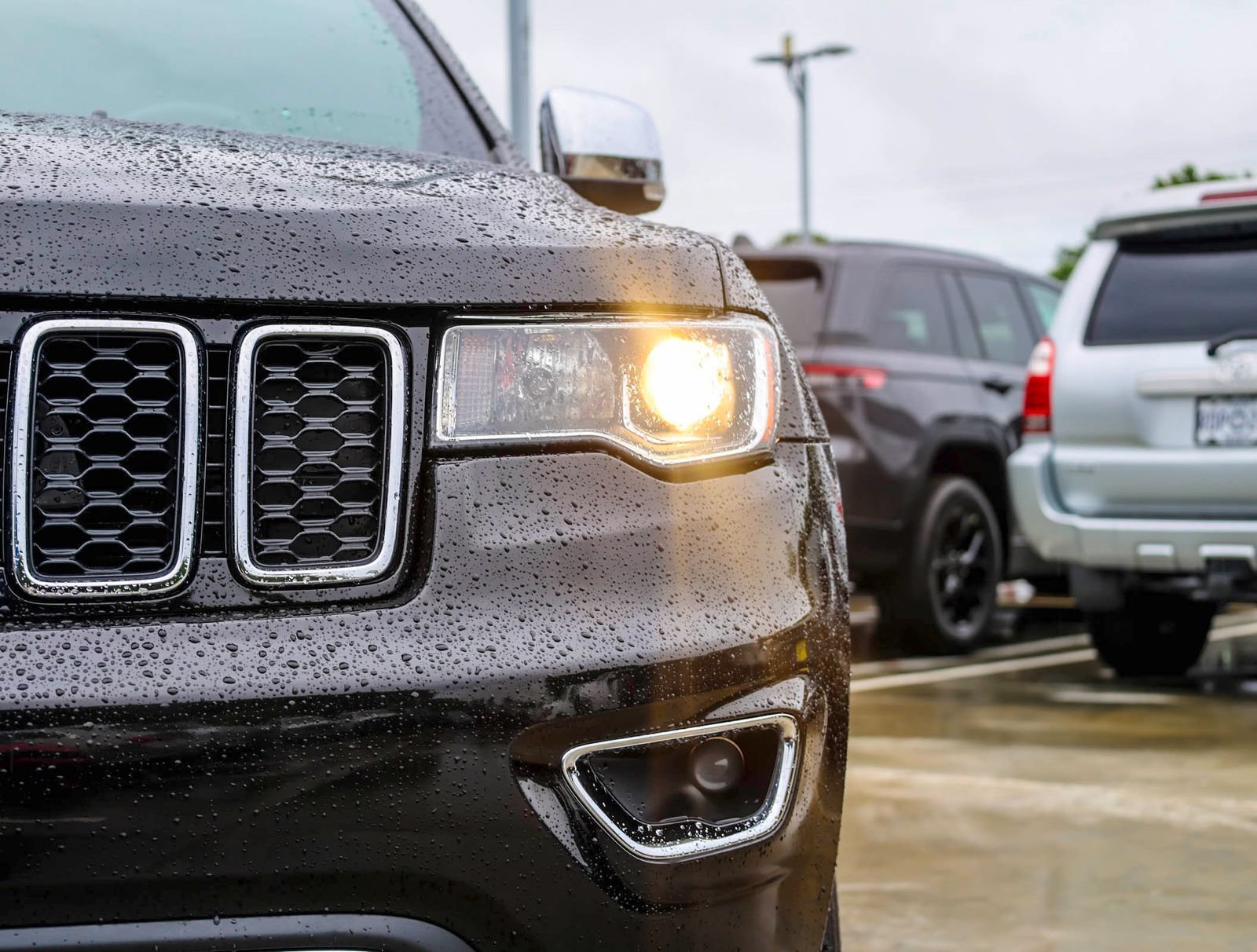 Used 2021 Jeep Grand Cherokee Limited AWD/4WD image 4