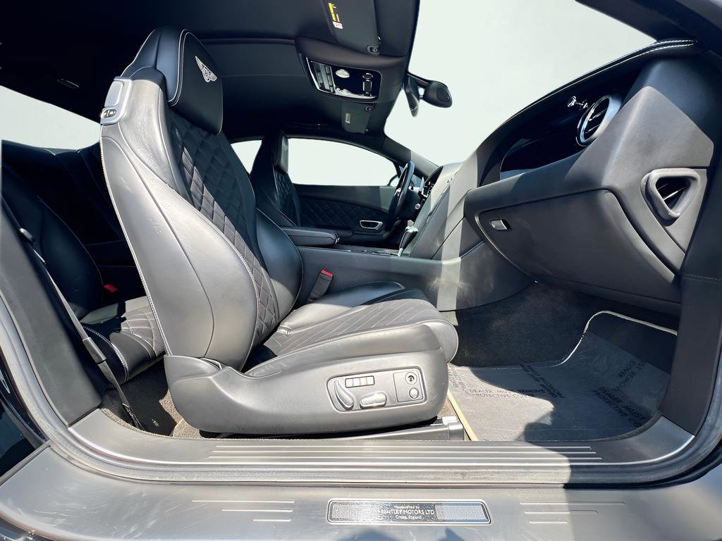 Used 2016 Bentley Continental GT image 28