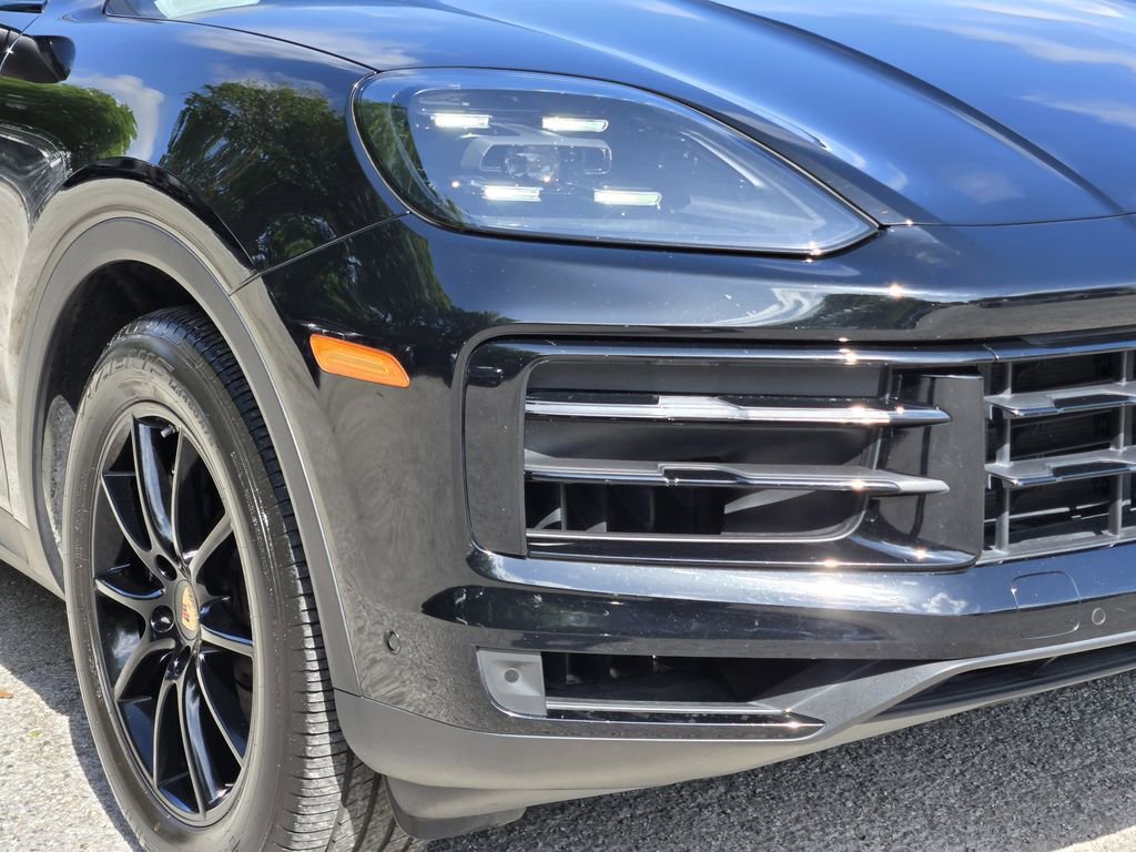 Used 2024 Porsche Cayenne Coupe image 12