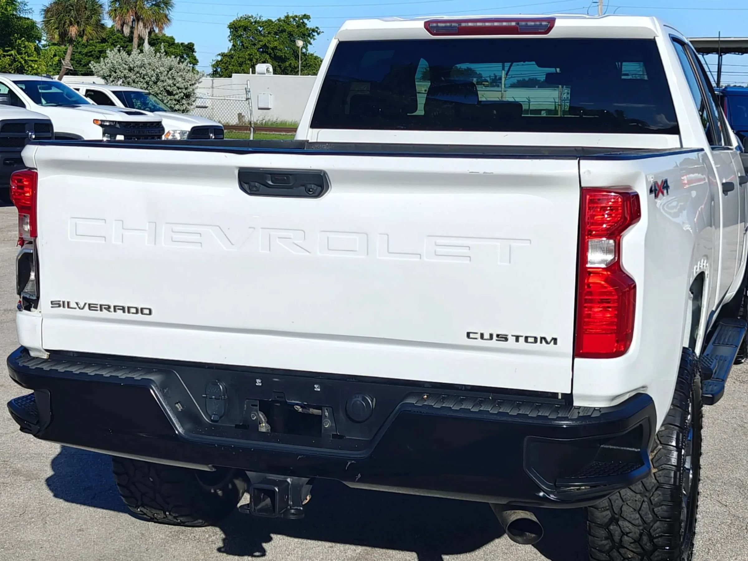 Used 2022 Chevrolet Silverado 2500 Custom w/ Custom Value Package AWD/4WD image 5
