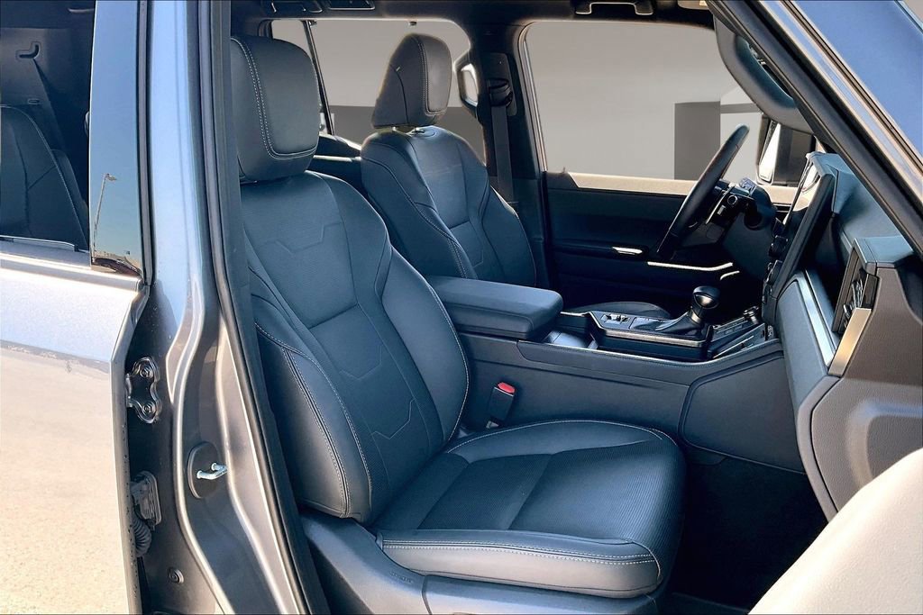 Used 2024 Lexus GX 550 w/ Accessory Package (Z1) AWD/4WD image 7