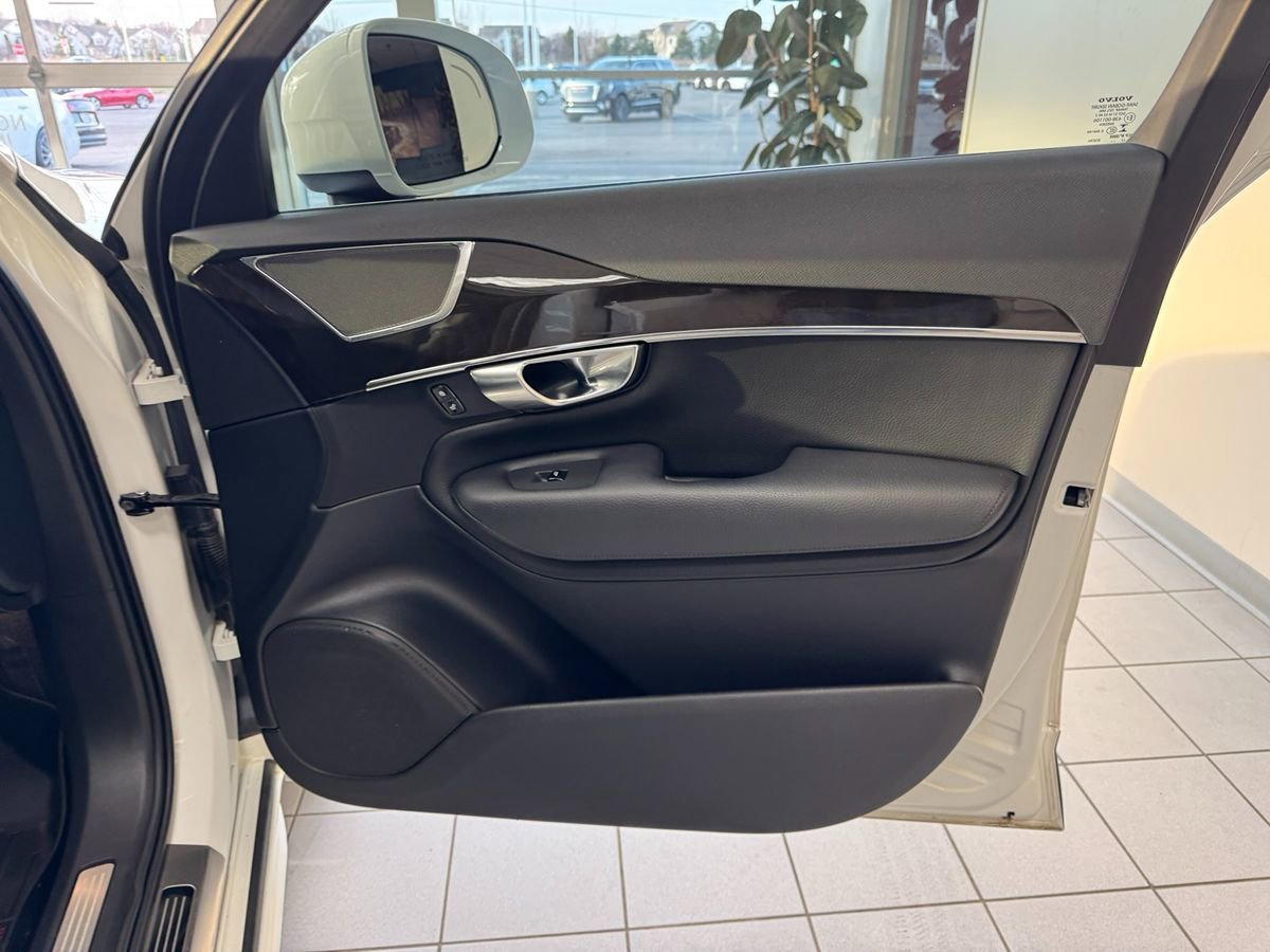 Used 2018 Volvo XC90 T5 Momentum w/ Convenience Package AWD/4WD image 14