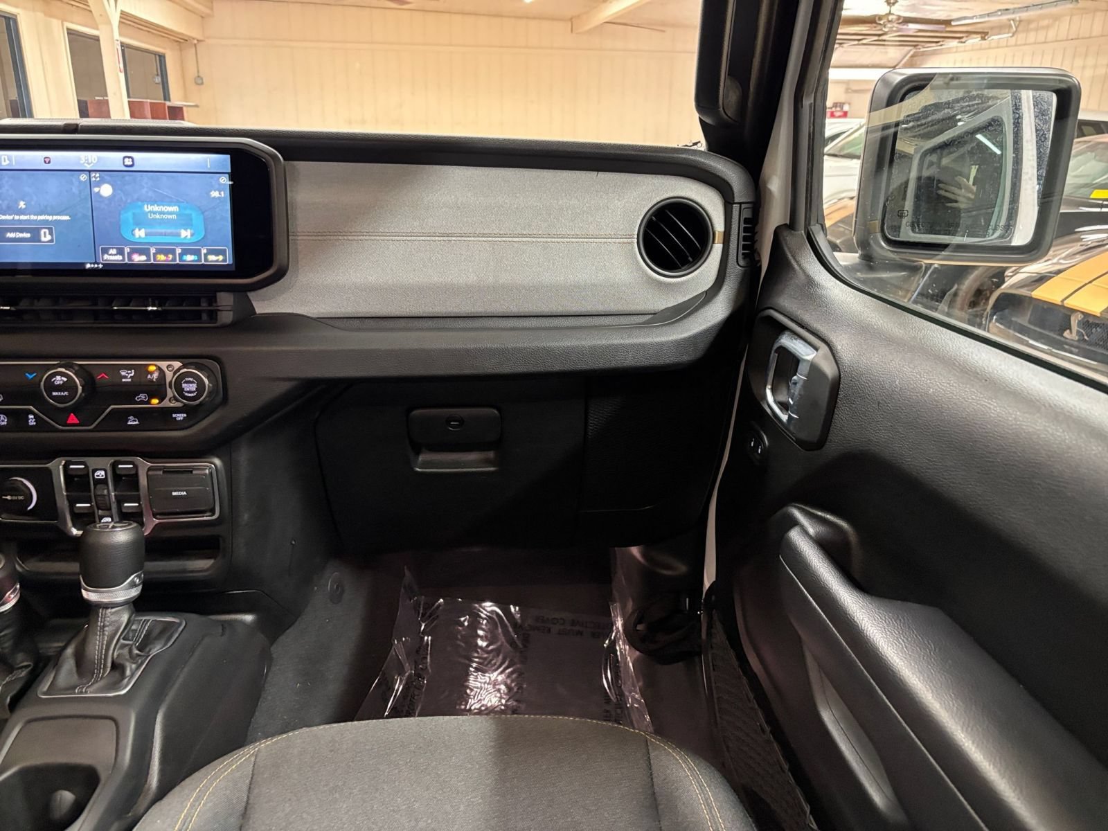 Used 2025 Jeep Wrangler Unlimited Sport AWD/4WD image 33