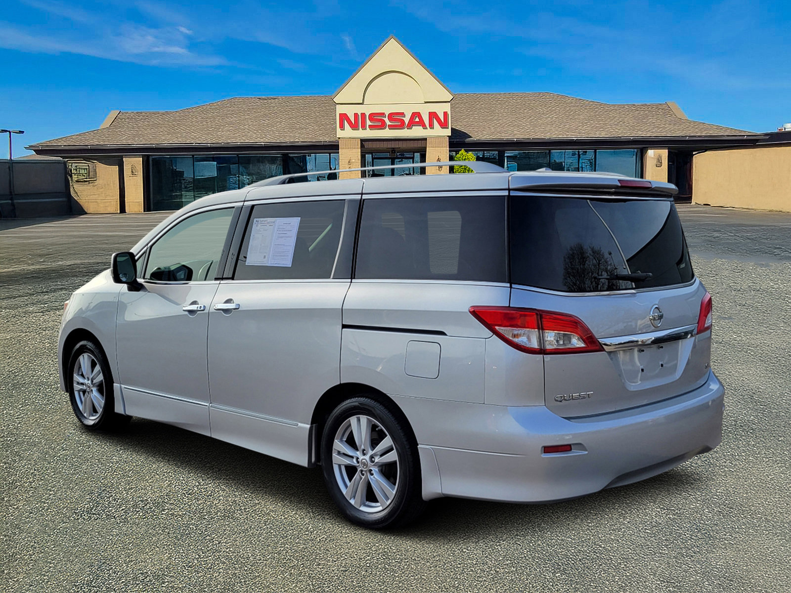 Used 2015 Nissan Quest SL image 3