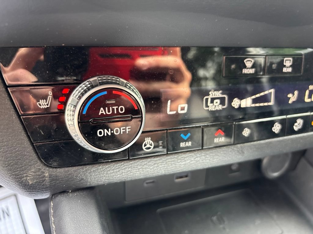 Used 2024 Mitsubishi Outlander SEL AWD/4WD image 27