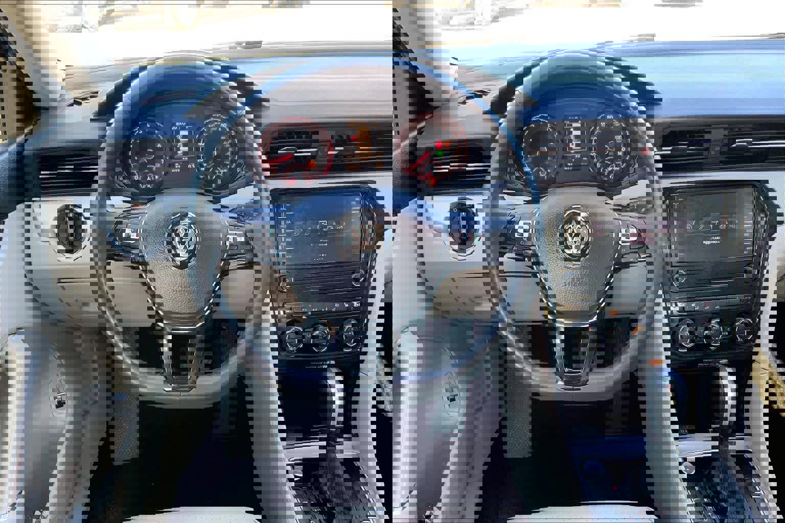 Used 2022 Volkswagen Passat 2.0T SE FWD image 6