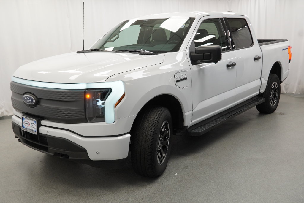 Used 2022 Ford F150 Lightning XLT AWD/4WD image 20