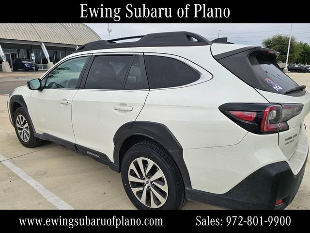 Used 2023 Subaru Outback Premium image 3