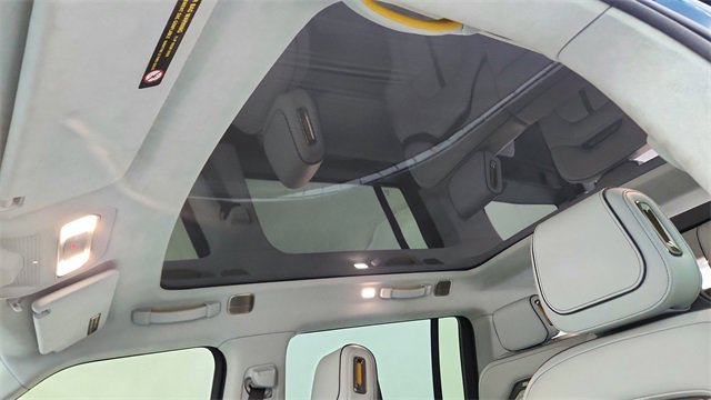 Used 2024 Rivian R1S Launch Edition image 57