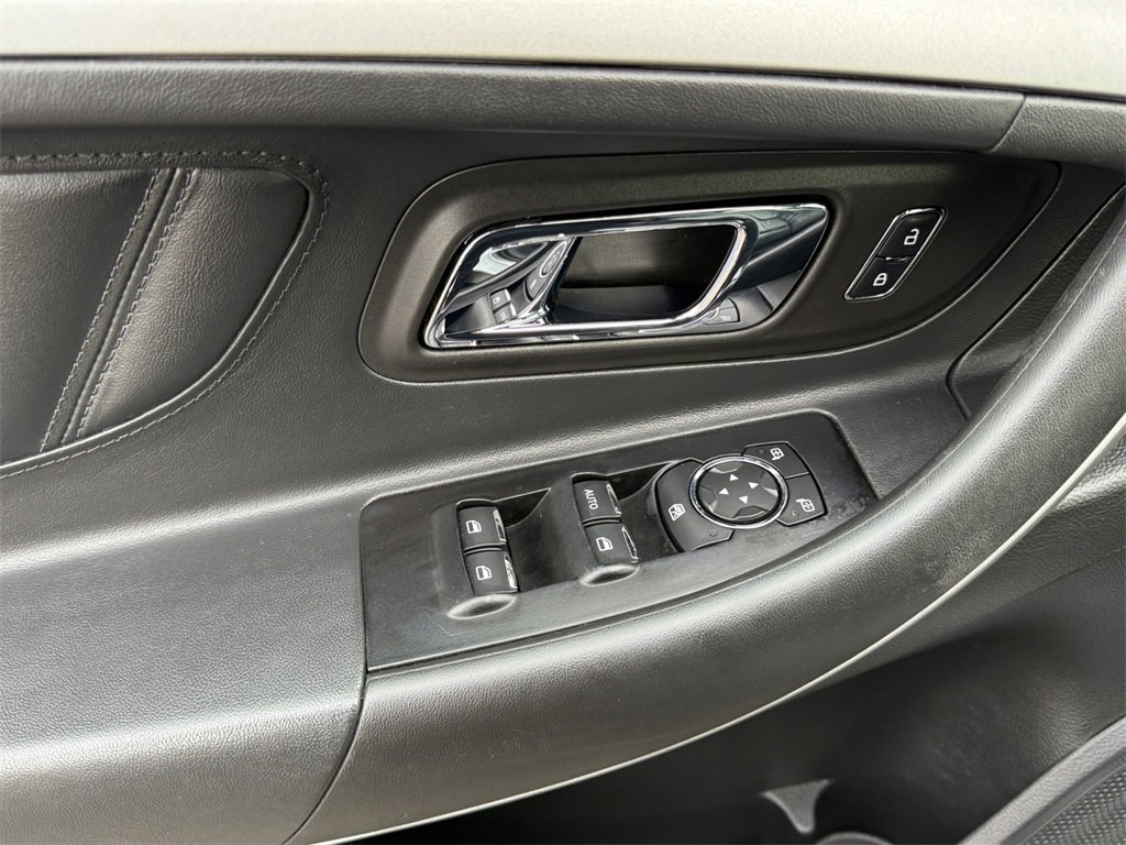 Used 2014 Ford Taurus SEL w/ Equipment Group 201A image 11