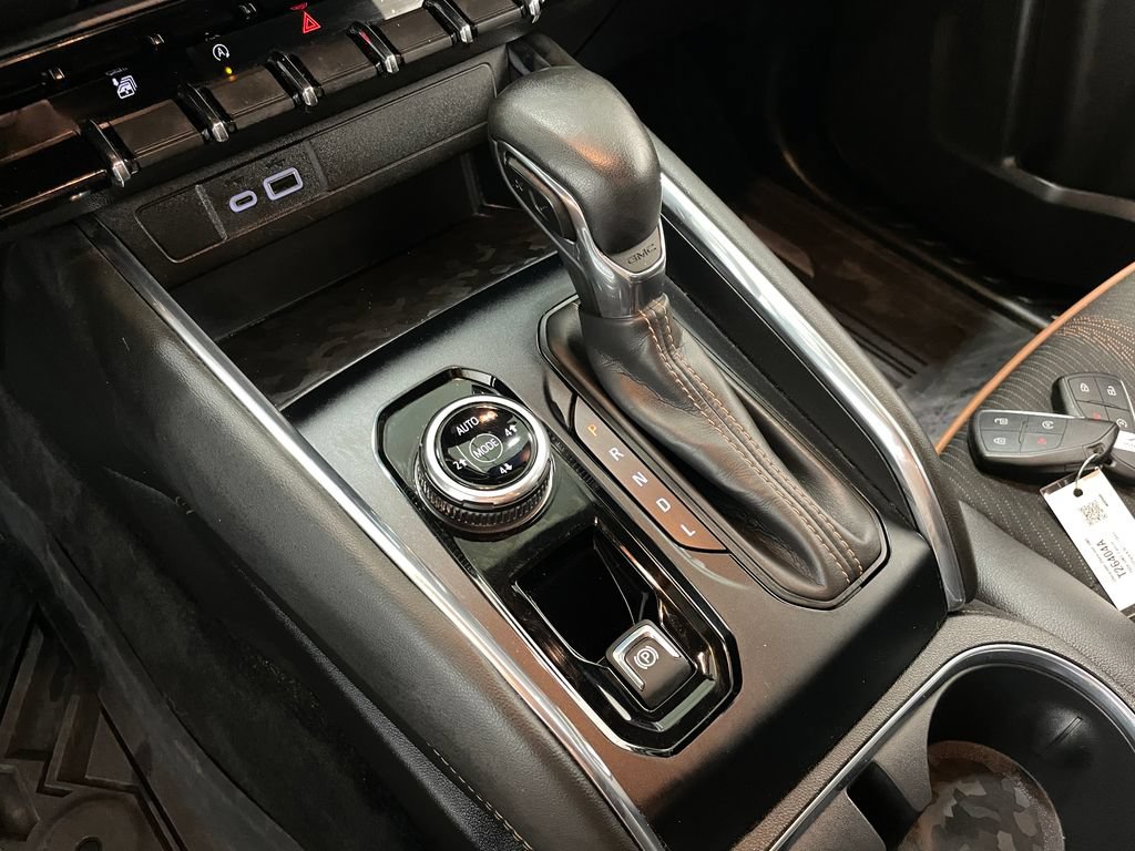 Certified 2024 GMC Canyon AT4 w/ Technology Package AWD/4WD image 33