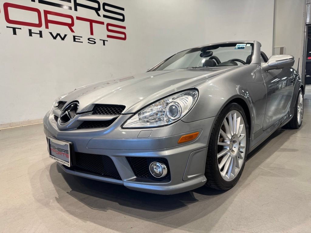 Used 2010 Mercedes-Benz SLK 300 image 2