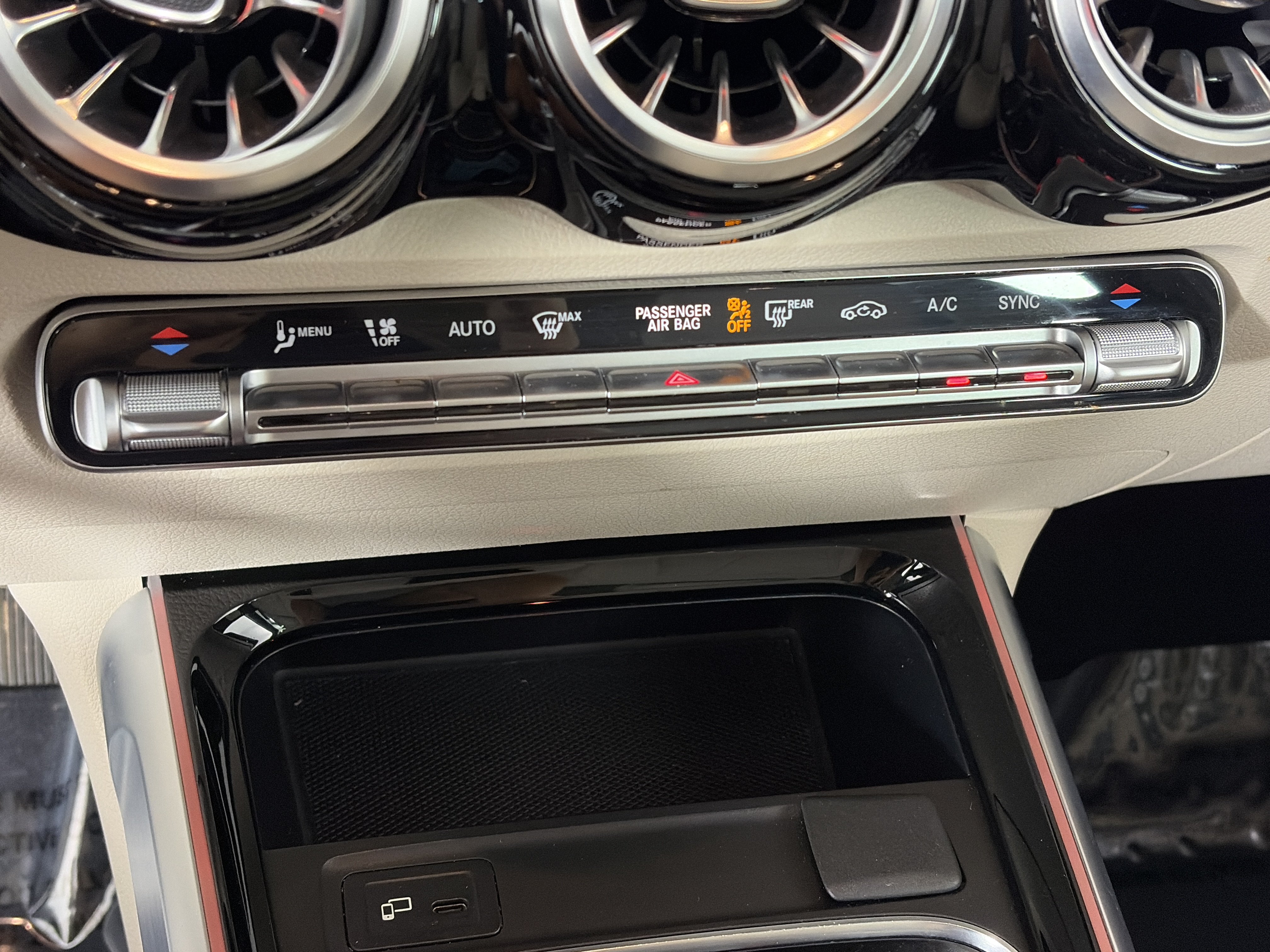 Certified 2022 Mercedes-Benz GLB 250 4MATIC image 22