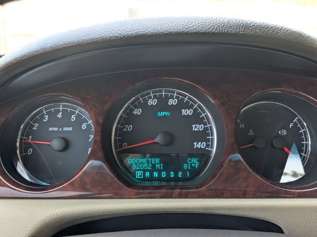 Used 2008 Buick Lucerne CXL image 18