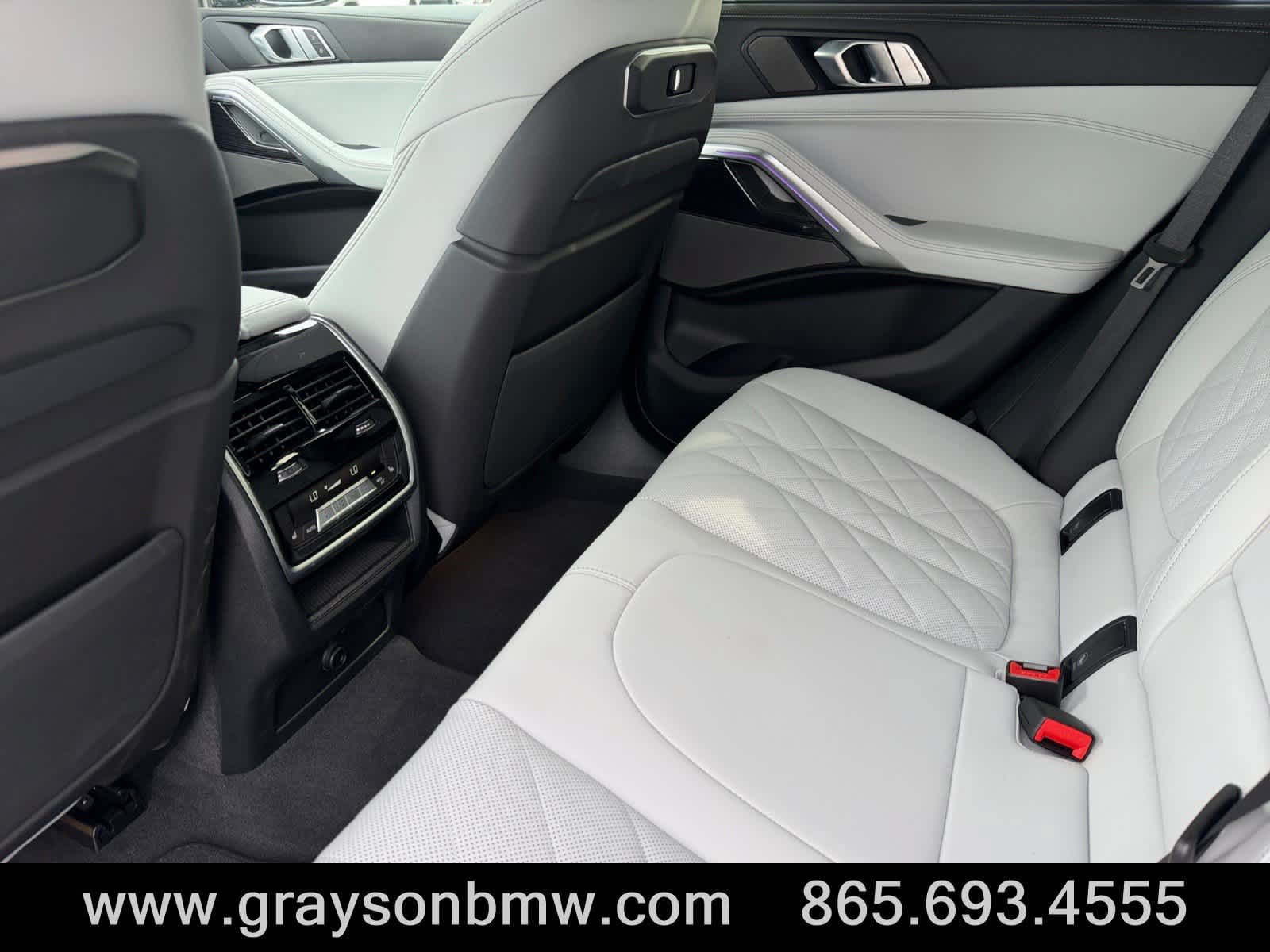 Used 2027 BMW X6 M60i AWD/4WD image 17