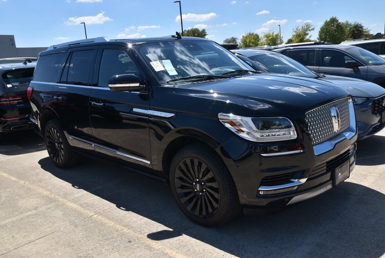 Used 2021 Lincoln Navigator Reserve w/ Luxury Package AWD/4WD image 4