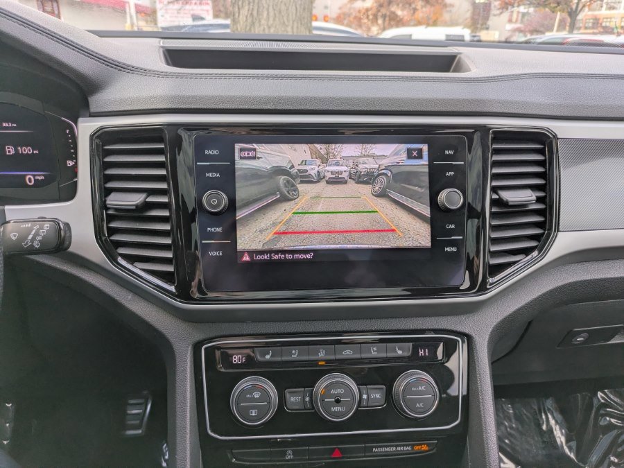 Used 2022 Volkswagen Atlas SEL Premium image 13