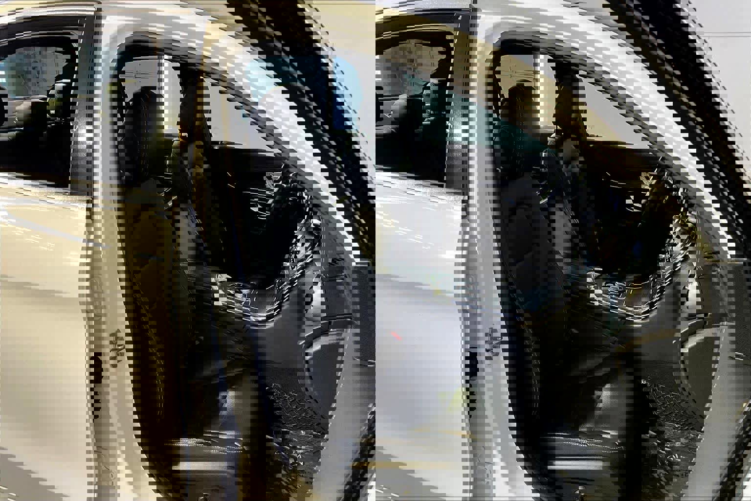 Used 2017 Mercedes-Benz C 300 4MATIC Sedan image 8