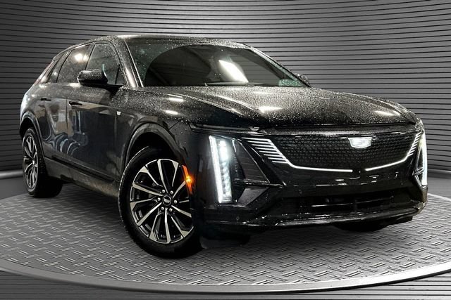 New 2027 Cadillac Lyriq Sport w/ LPO, Floor Liner Package AWD/4WD image 2