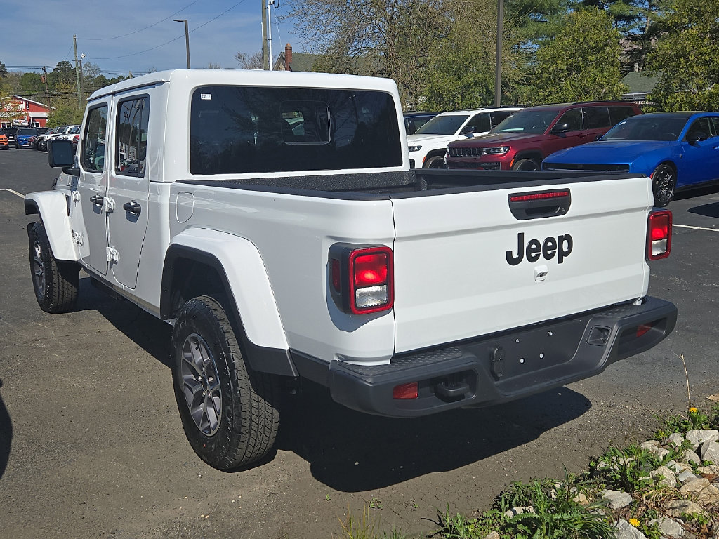 New 2026 Jeep Gladiator Sport AWD/4WD image 3