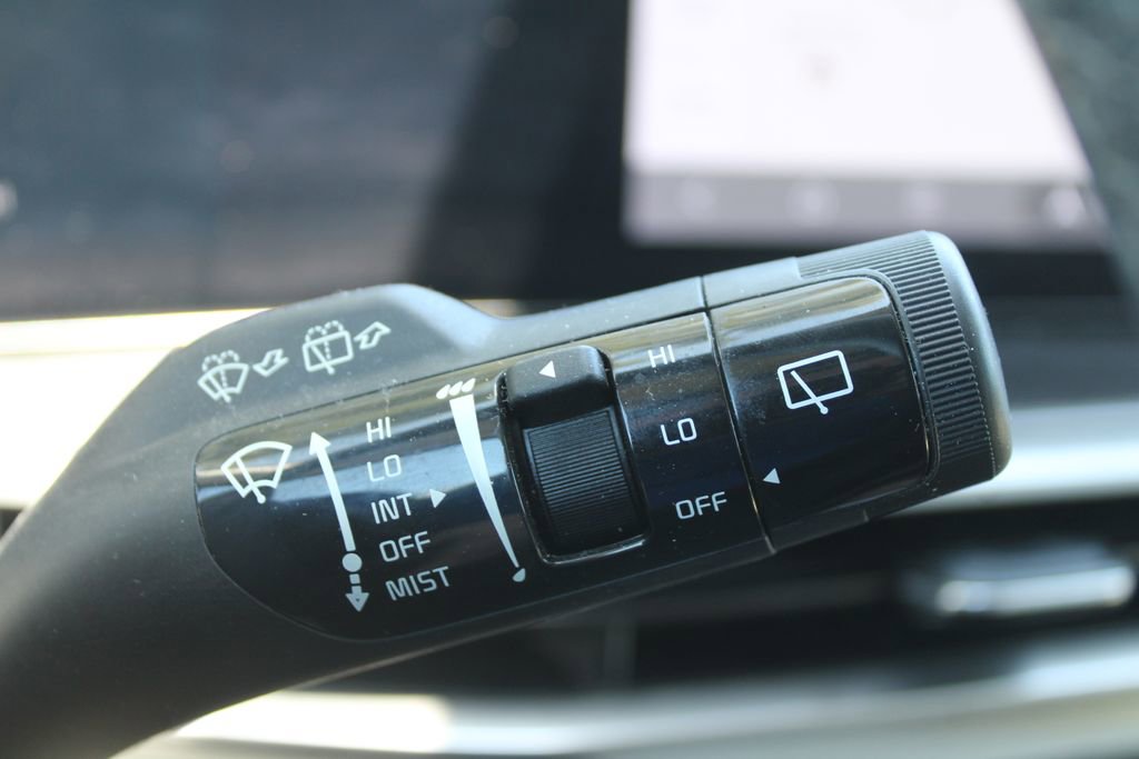 Certified 2024 Kia Sorento EX w/ Panoramic Sunroof Package FWD image 33