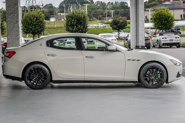 Used 2016 Maserati Ghibli RWD image 52