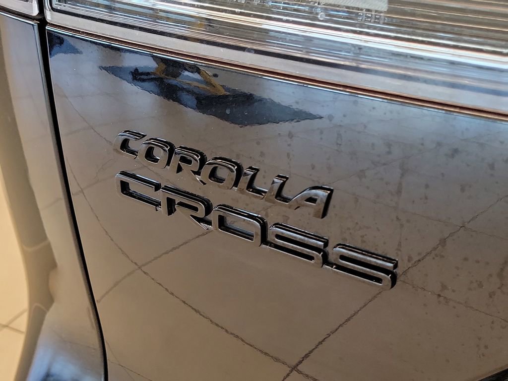 Used 2024 Toyota Corolla Cross XSE w/ Convenience Package AWD/4WD image 8