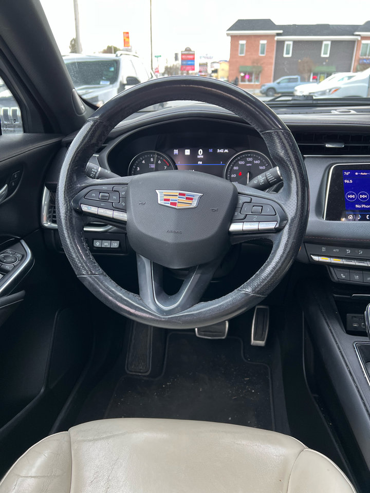 Used 2021 Cadillac XT4 Sport image 14