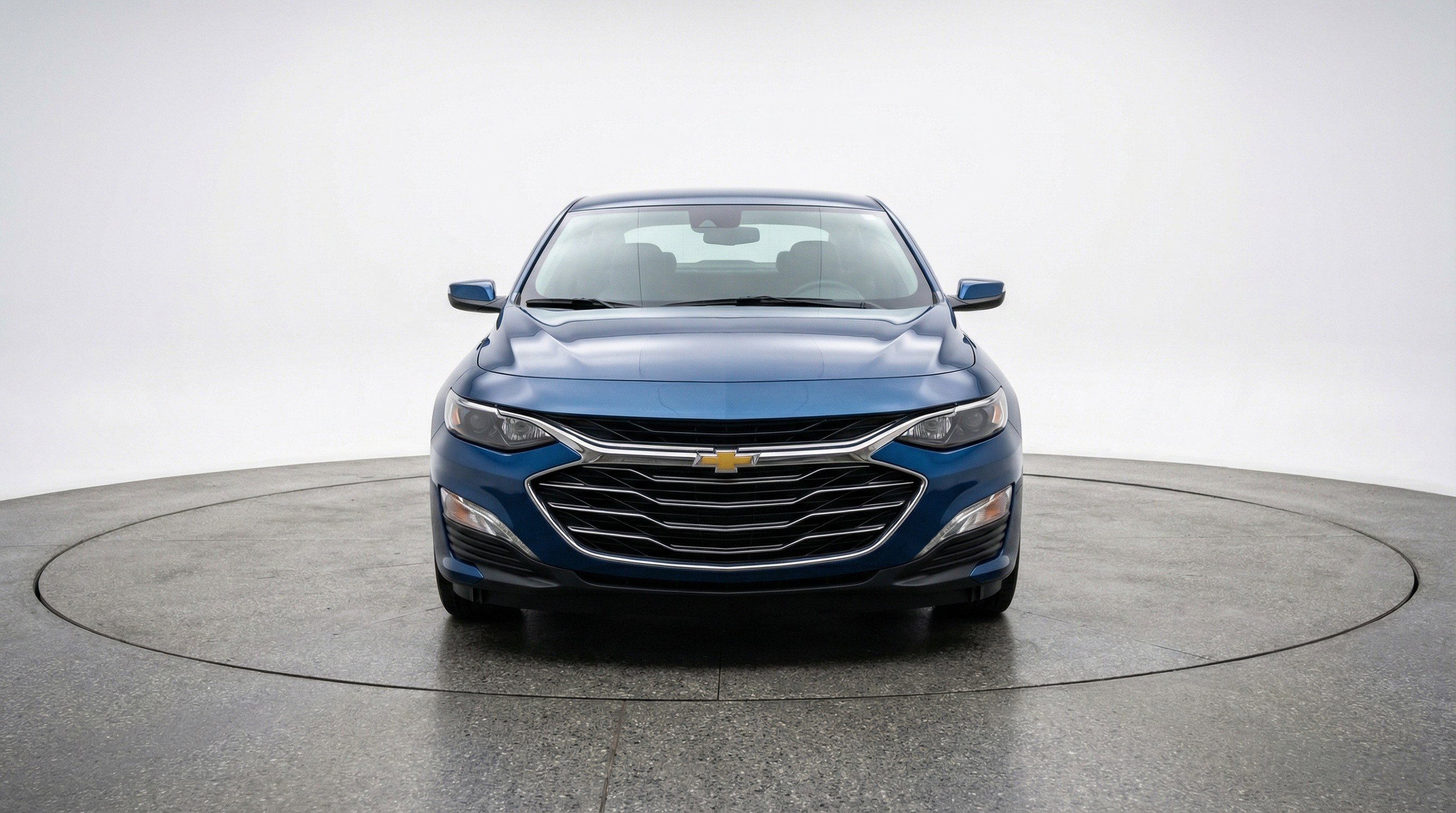 Used 2024 Chevrolet Malibu LT image 2