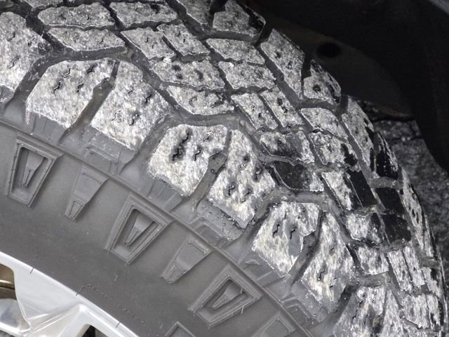 Used 2021 Chevrolet Tahoe Premier w/ Premium Package image 24