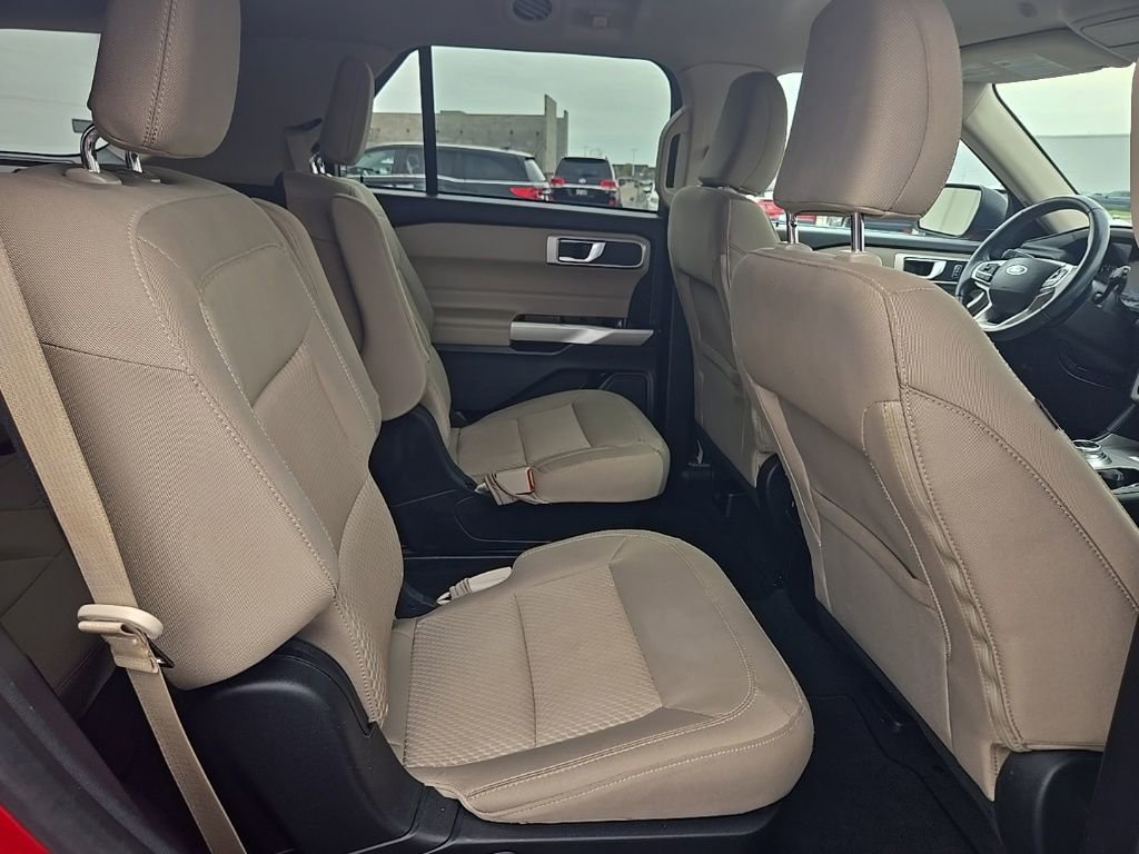 Used 2022 Ford Explorer XLT image 30