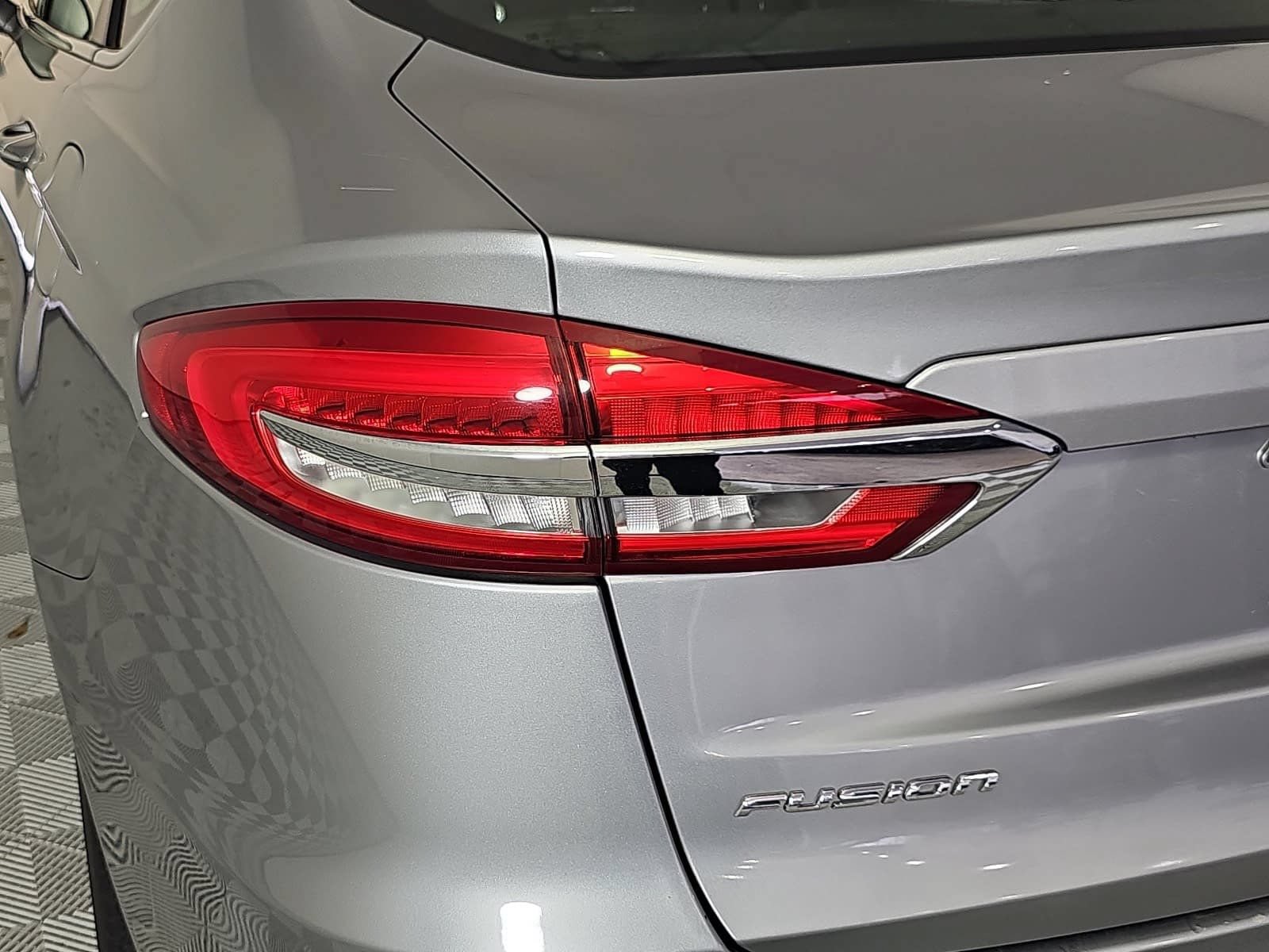 Used 2020 Ford Fusion SEL FWD image 27