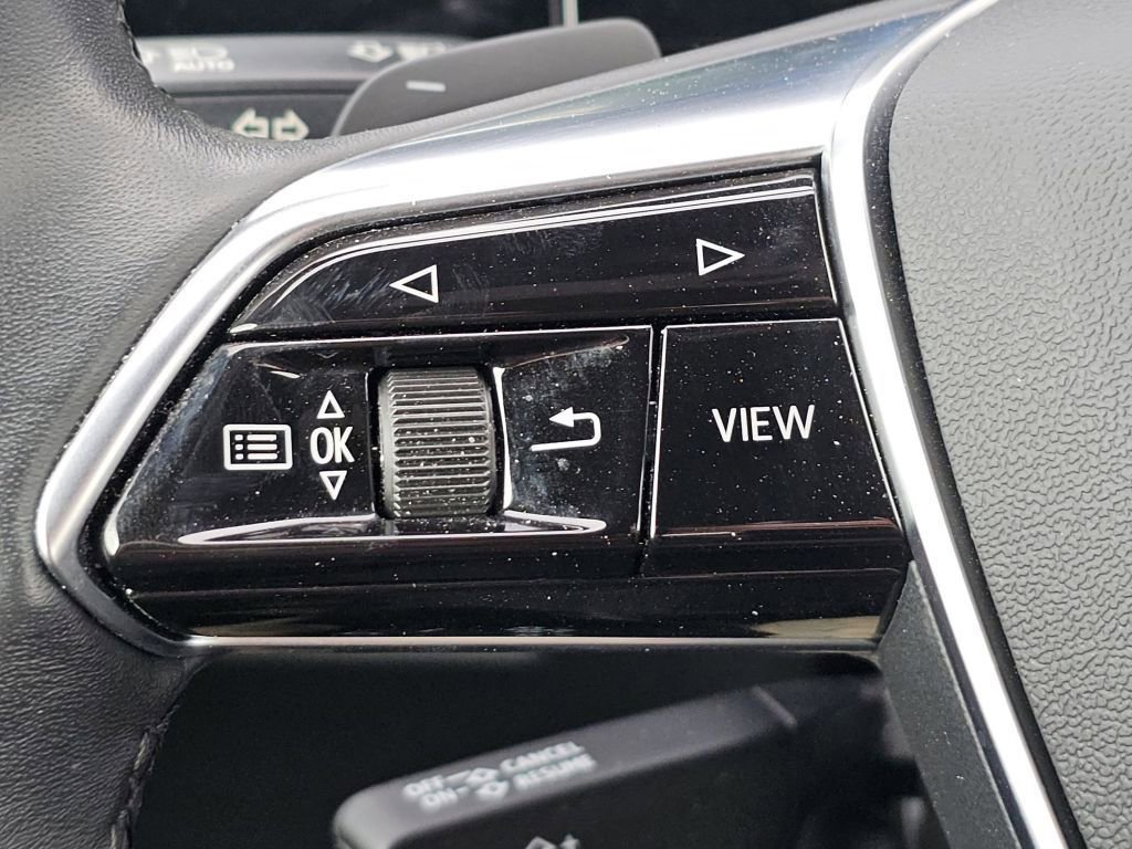 Used 2022 Audi e-tron Premium image 18