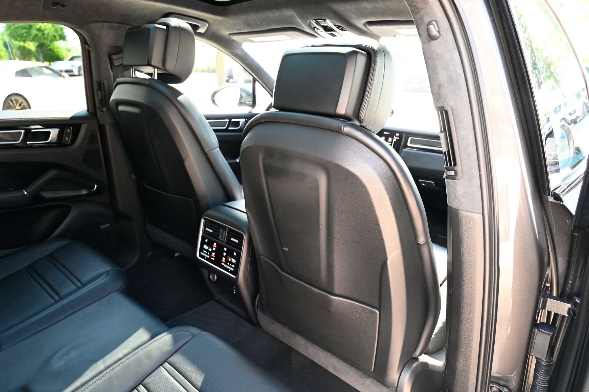 Used 2023 Porsche Cayenne GTS AWD/4WD image 51
