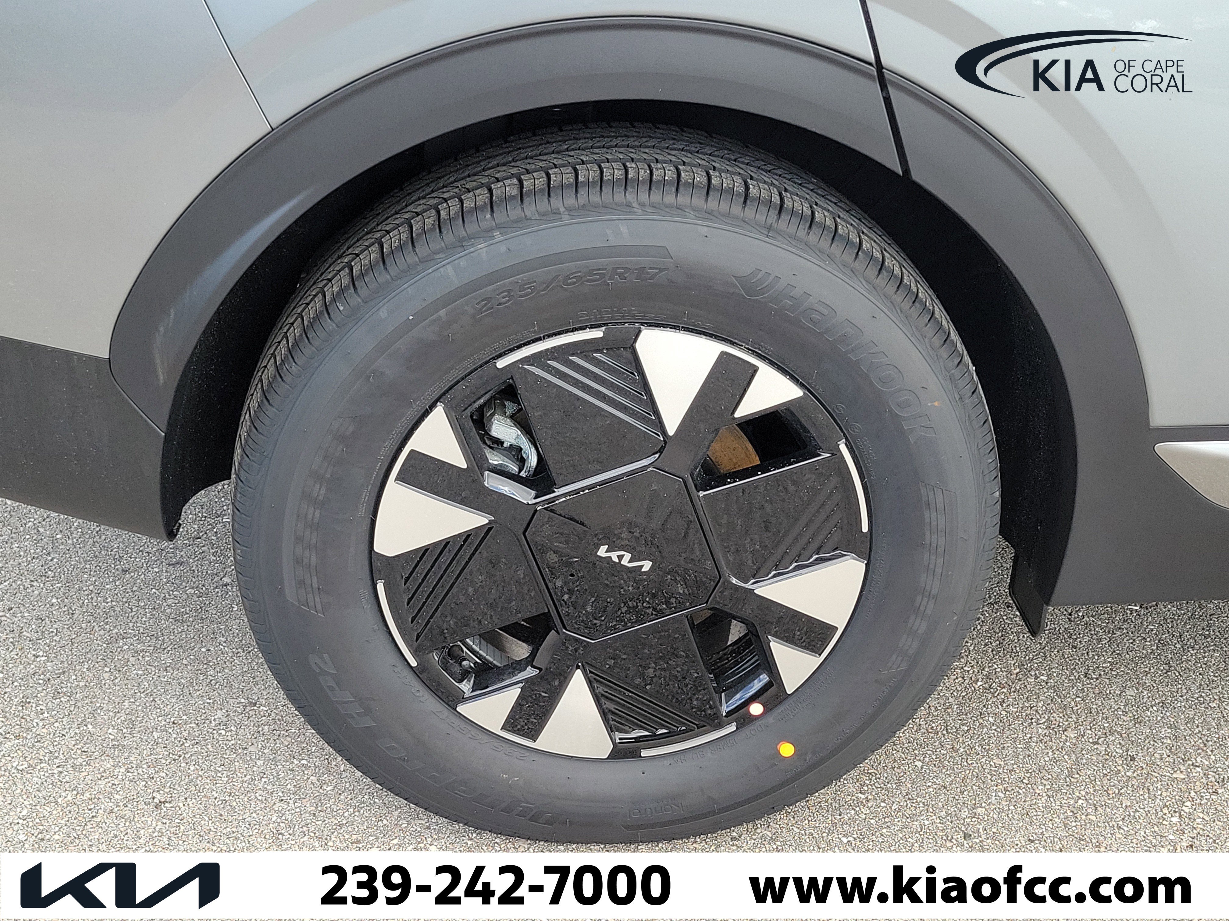 New 2026 Kia Sportage LX image 9