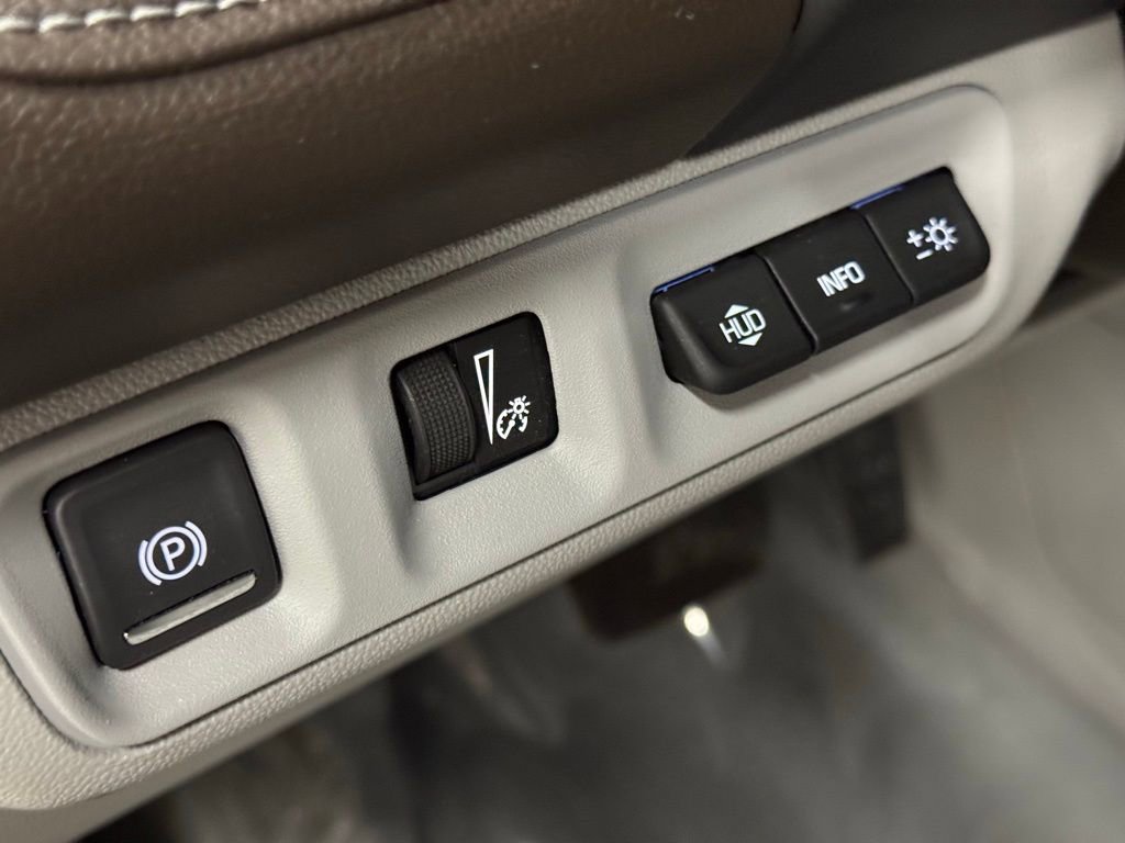 Certified 2023 GMC Acadia SLT w/ Technology Package image 30