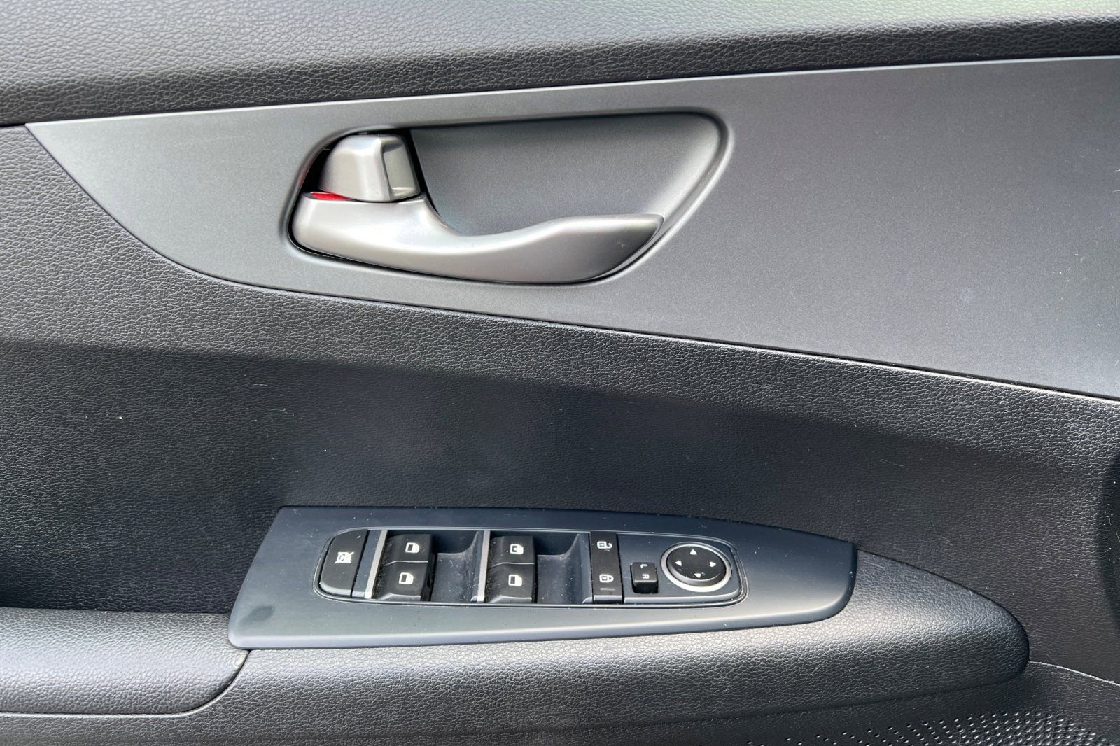 Certified 2021 Kia Forte LXS FWD image 11