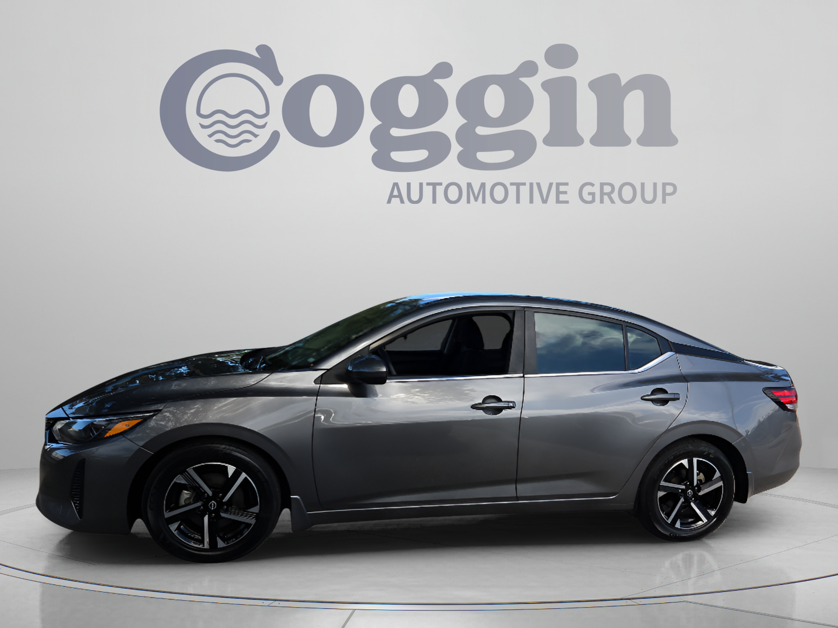 Used 2024 Nissan Sentra SV FWD image 2
