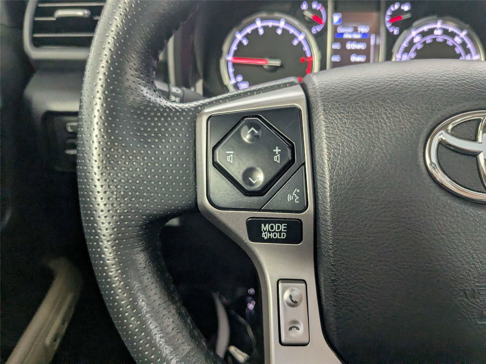 Used 2024 Toyota 4Runner Limited AWD/4WD image 18