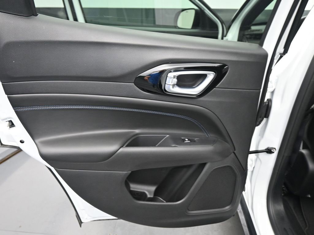 New 2026 Jeep Compass Limited image 14