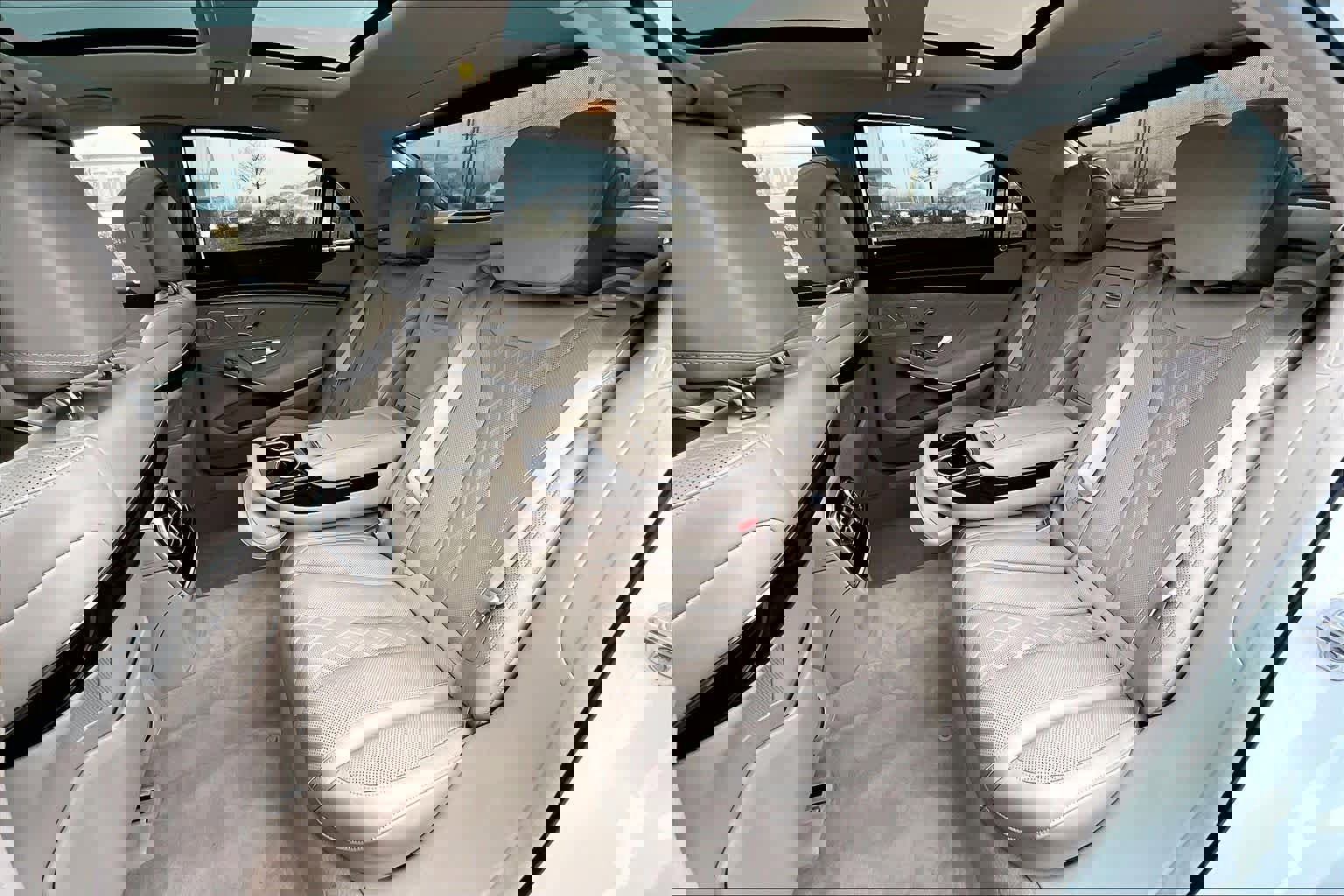 Used 2018 Mercedes-Benz S 560 4MATIC Sedan image 20