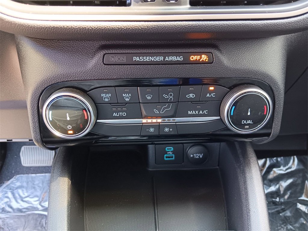 Used 2022 Ford Escape SE image 19