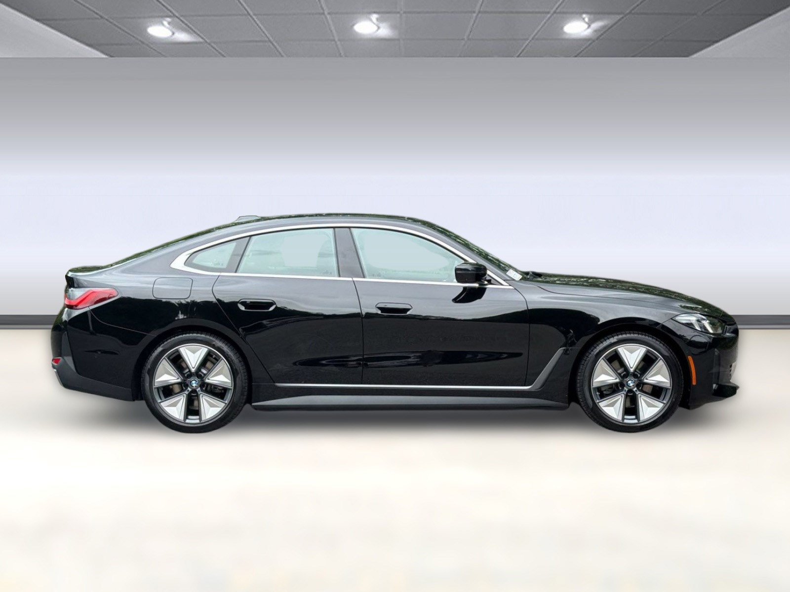 New 2026 BMW i4 eDrive40 w/ Parking Assistance Package RWD image 8